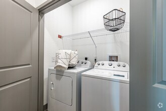 1 BR, 1 BA - 739SF - The Addison Gateway