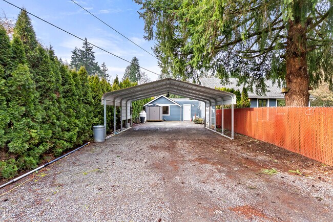 Foto del edificio - 3311 Gull Harbor Rd NE