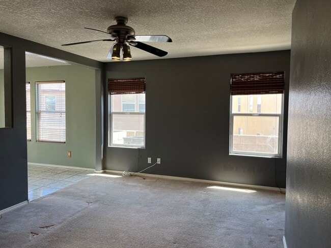 Foto del edificio - Cozy 3 Bedroom 2 Bathroom Home In The NW!