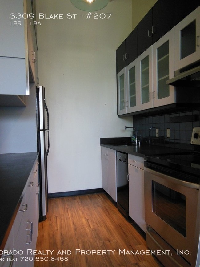 Building Photo - 3309 Blake St