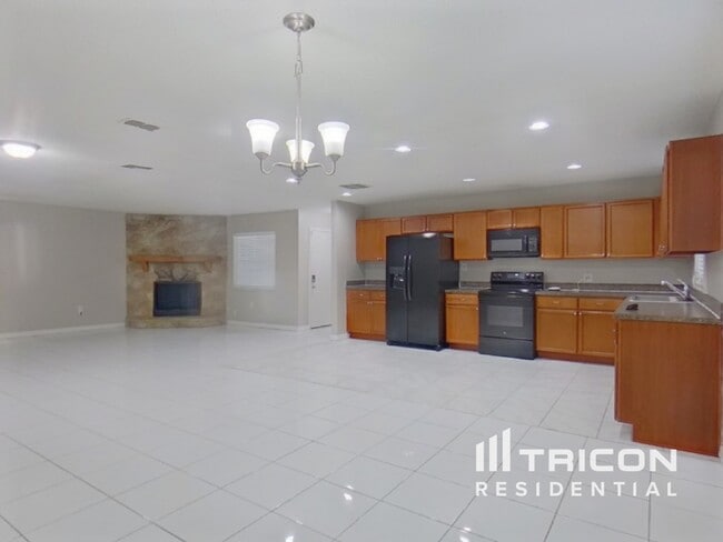 Building Photo - 7116 Green Needle Dr