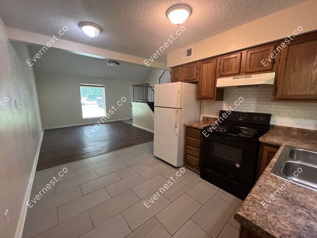 Building Photo - 12806 Quail Creek Rd