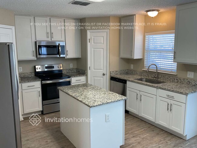 Building Photo - 3266 Quail Dr