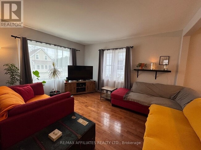 Building Photo - 642 East St