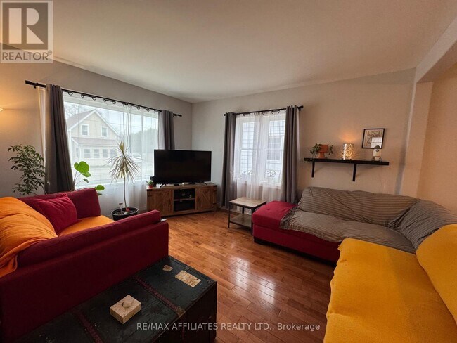 Photo du bâtiment - 642 East St