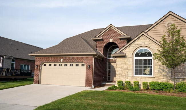 Building Photo - 30334 Berghway Trl