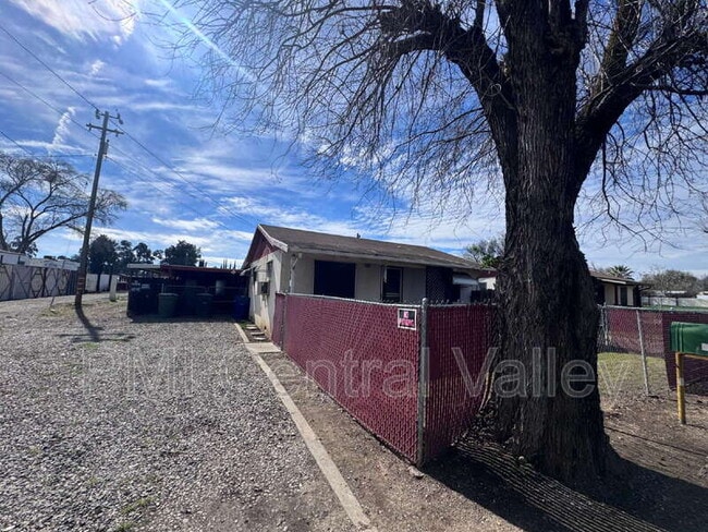 Foto del edificio - 340 Sperry Ave