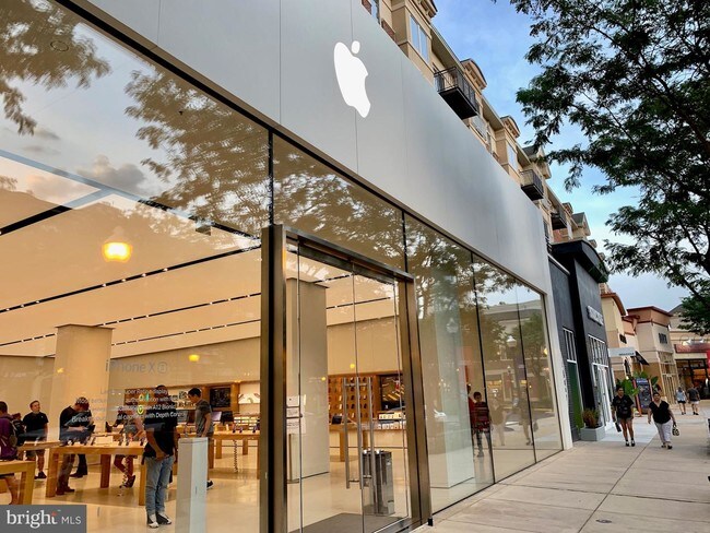 Building Photo - 1276 N Wayne St