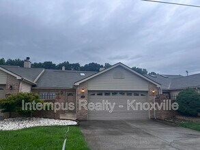 Building Photo - 813 Villaview Way