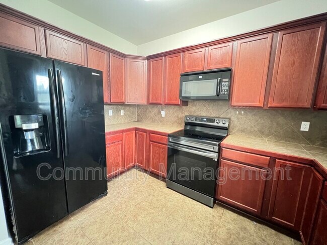 Building Photo - 17066 Jamestowne Dr