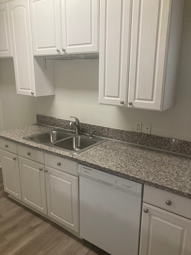 Foto del edificio - 4627 Tilden Ave