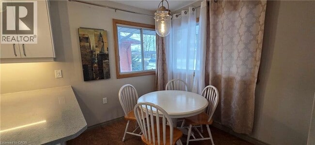 Building Photo - 46 Munroe St