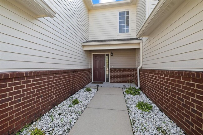 Building Photo - 606 Wingspan Way