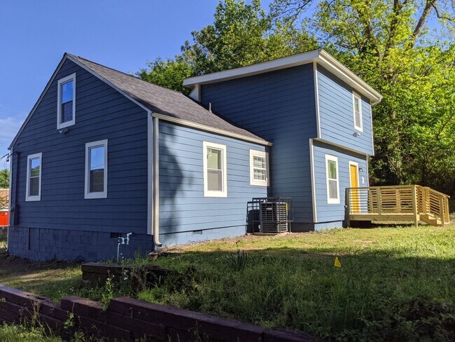 Foto del edificio - 2861 Forrest Hills Dr SW