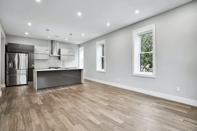 Foto del edificio - 100-102-102 Oak St