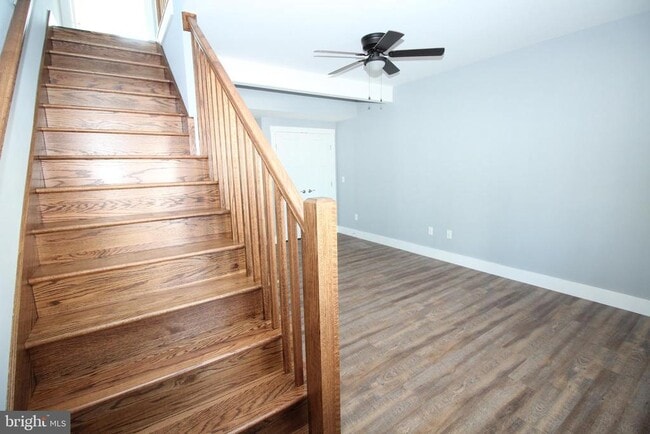 Building Photo - 306 Main St