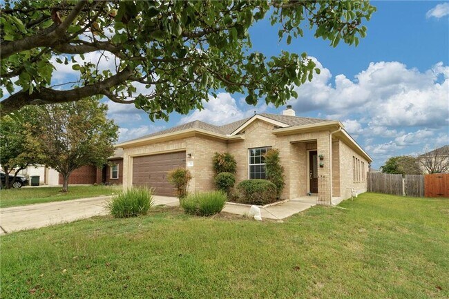 Building Photo - 702 Pampas Ricas Dr