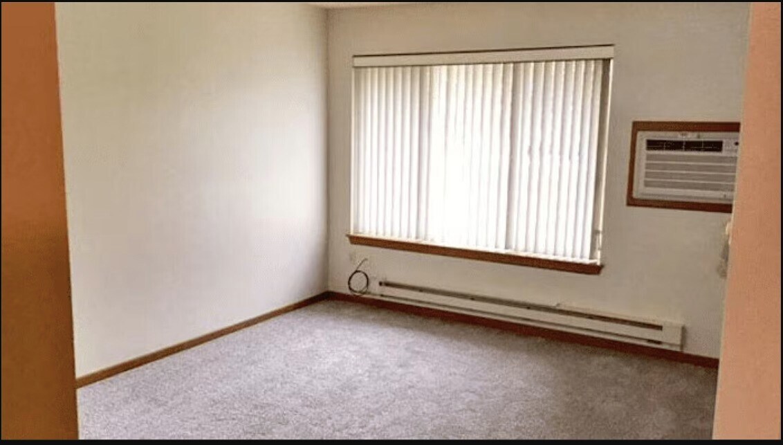 Foto del edificio - 745 Streeter Dr