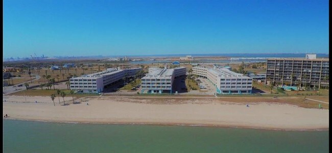 Foto del edificio - 3938 Surfside Blvd