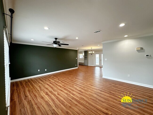 Foto del edificio - Beautifully Remodeled 3-Bedroom Home with ...