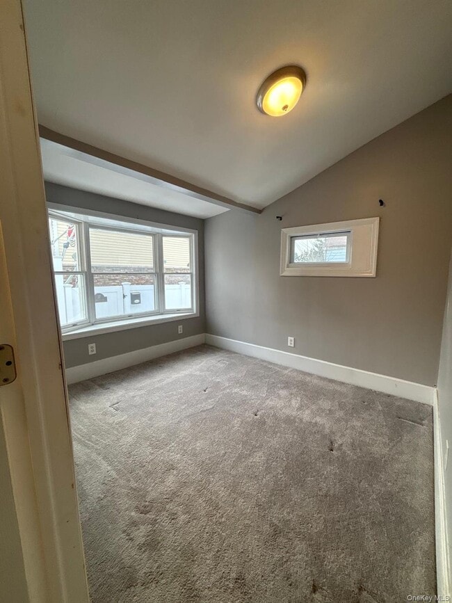 Building Photo - 36 Edwin Ct