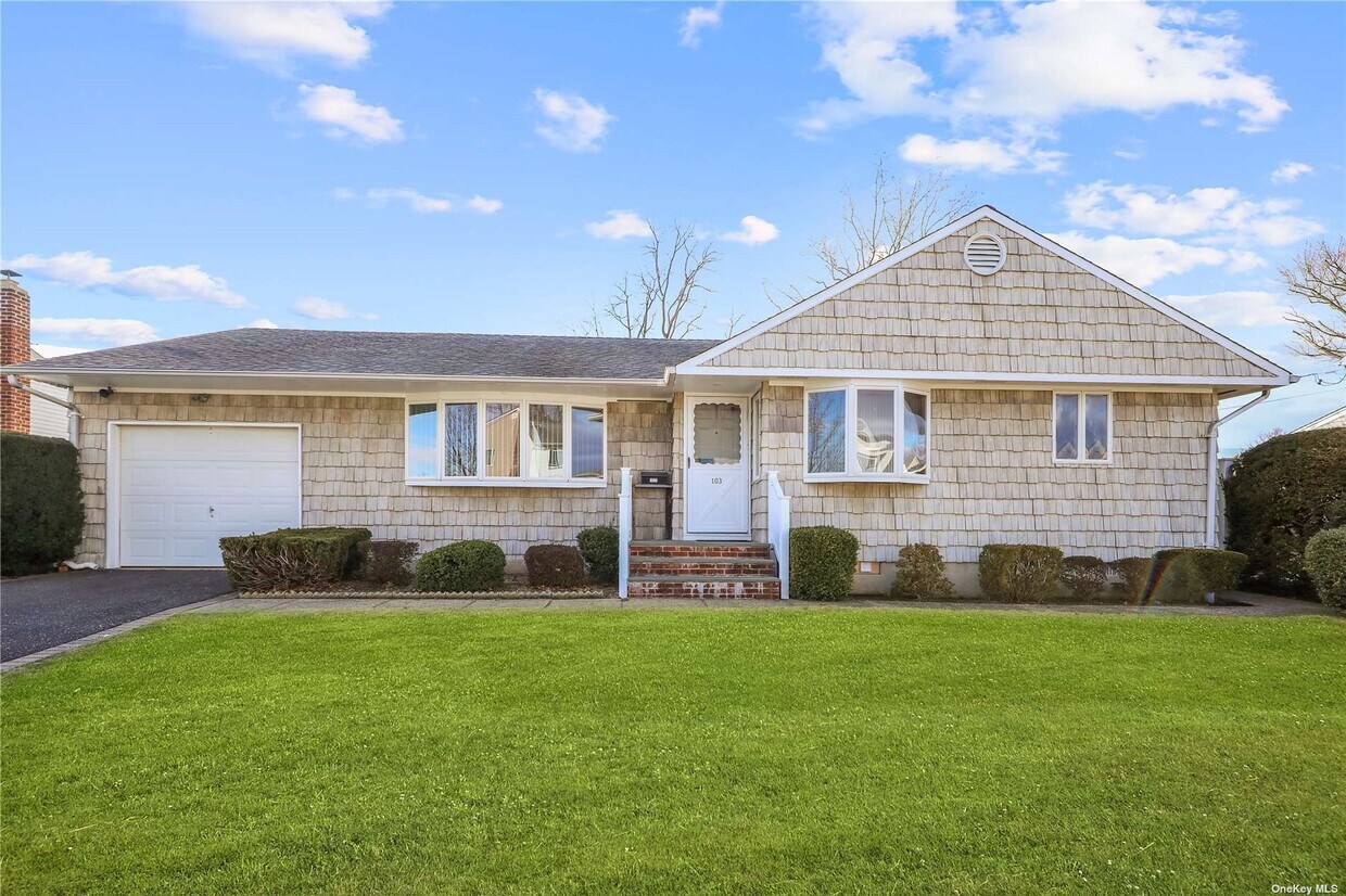 103 Florence Dr, Syosset, NY 11791 House Rental in Syosset, NY