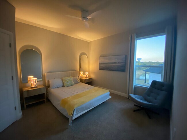 Foto del edificio - 2221 Yellowhammer Rd