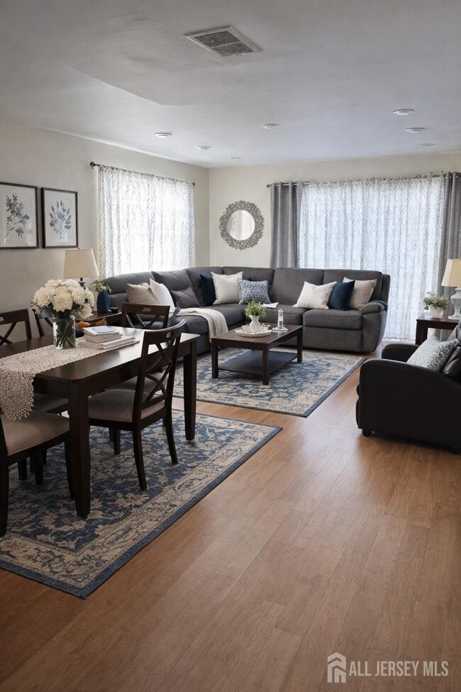 Building Photo - 28 Morgan Pl