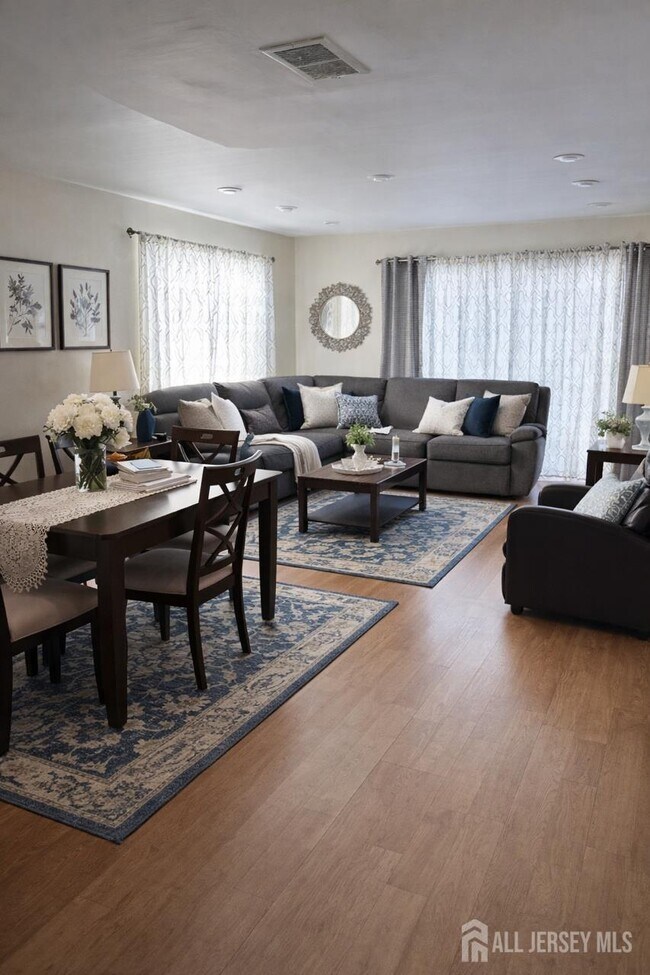 Foto del edificio - 28 Morgan Pl