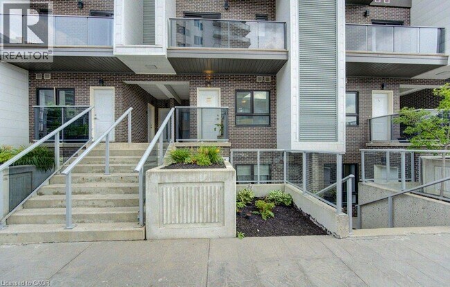Photo du bâtiment - 1430 Highland Rd W