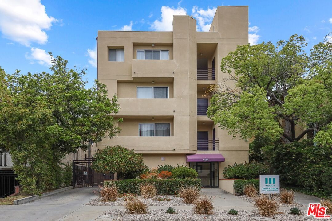 Foto principal - 1920 Overland Ave