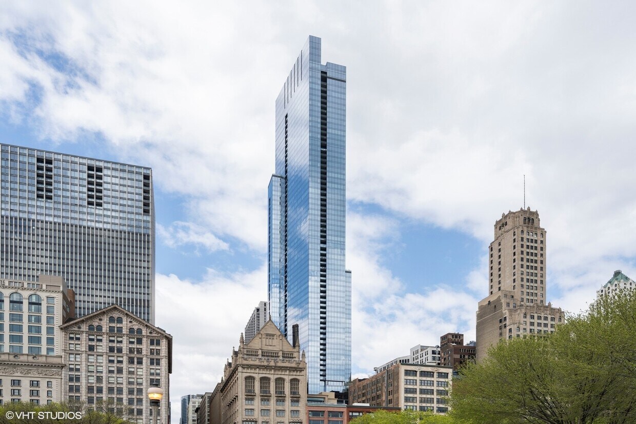 Foto principal - 60 E Monroe St