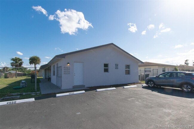 Building Photo - 4652 Myla Ln