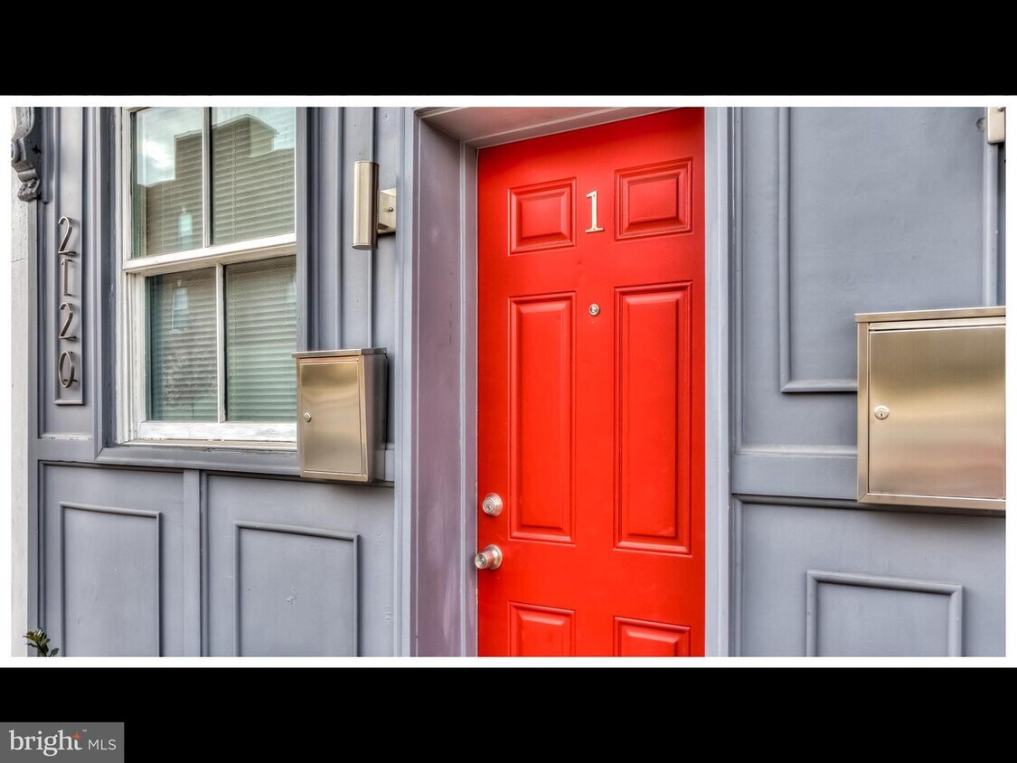 Primary Photo - 2120 E Fayette St