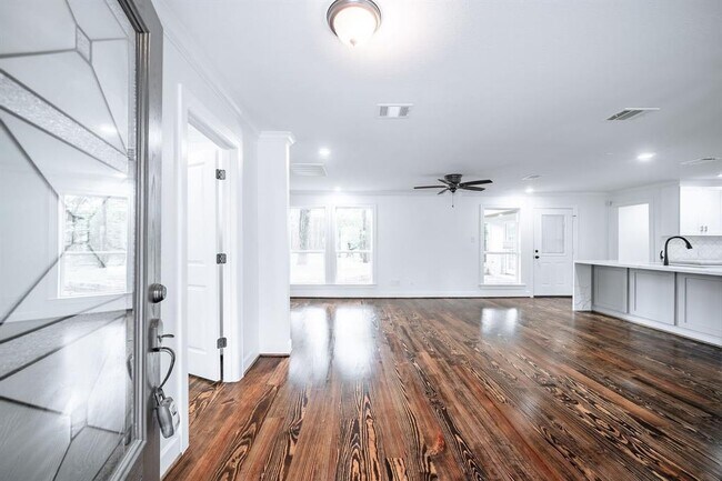 Foto del edificio - 10038 Westview Dr