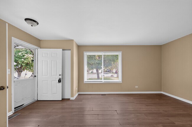 Foto del edificio - 1371 Andover Dr