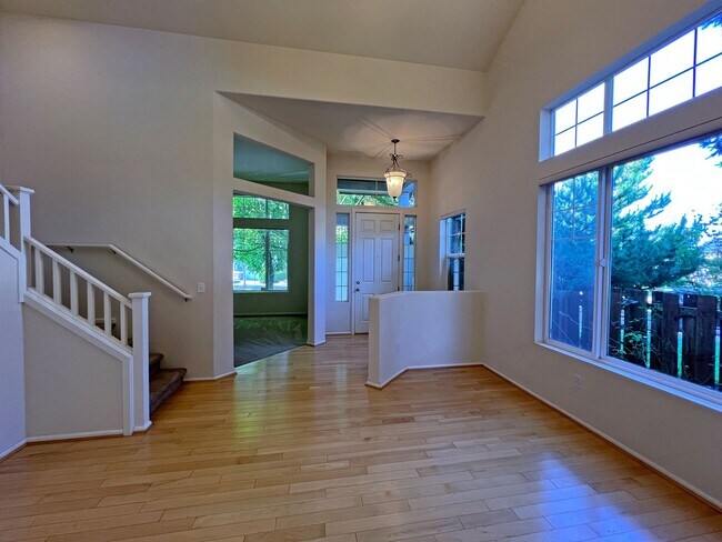 Foto del edificio - Beautiful 4 Bedroom in Desirable Lakeland ...