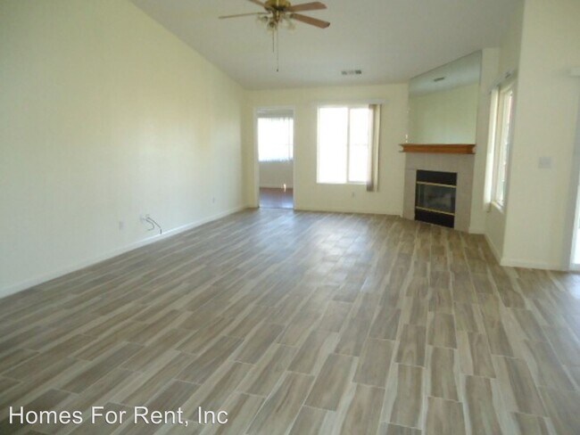 Foto del edificio - 5 br, 3 bath House - 1344 Birch St.