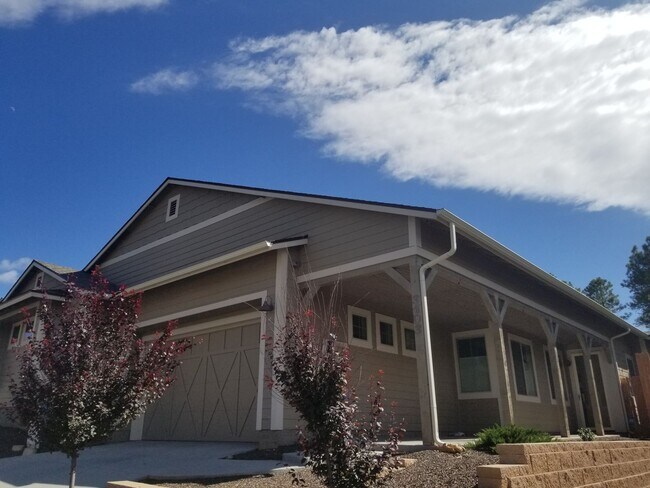 Foto del edificio - Rare, Single Level, Forest Springs Home! 3...