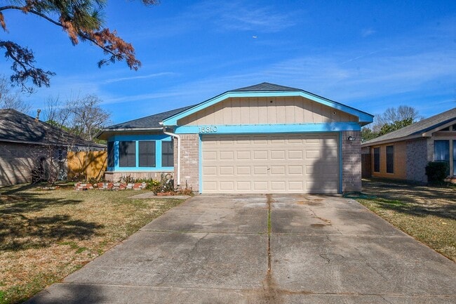 Building Photo - 15310 Barbarossa Dr