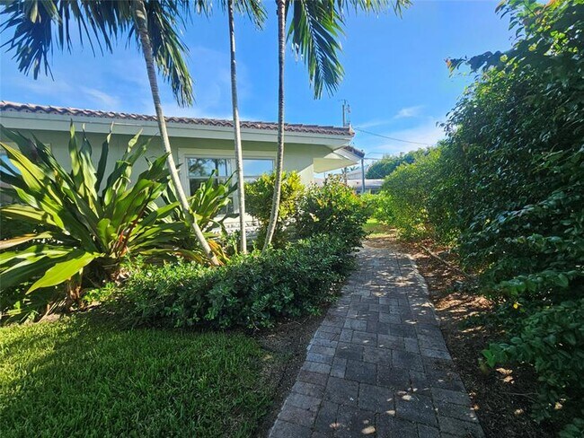 Foto del edificio - 2110 NE 41st St
