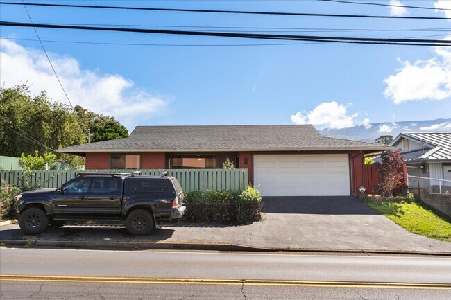 Building Photo - Partially Furnished 3 Bedroom/ 2 Bath Hous...