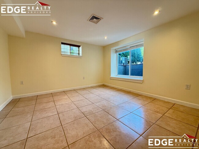 Building Photo - 48 Trapelo St
