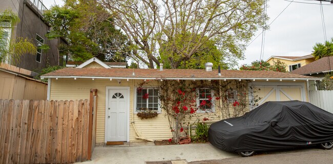 Cottage - 1229 23rd St