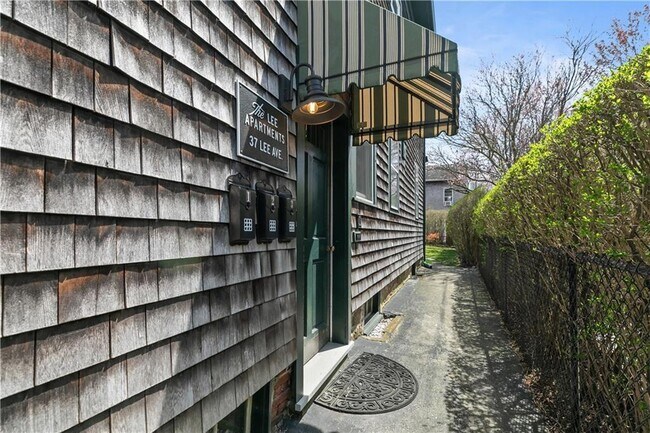Building Photo - 37 Lee Ave