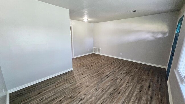 Building Photo - 2132 Churchill Pl