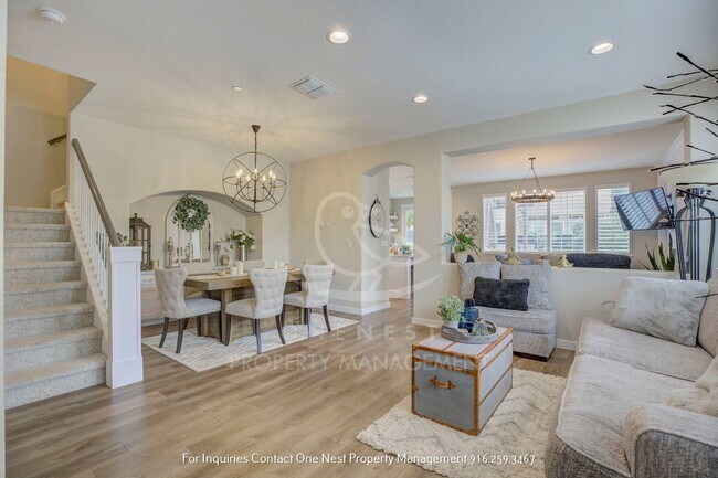 Foto del edificio - Upgraded Lincoln Crossing Oasis | Walking distance to MANY ammenities
