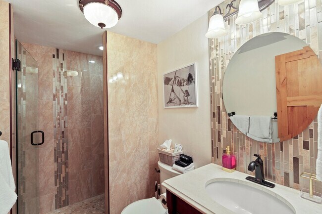 Foto del edificio - 421 S Main St