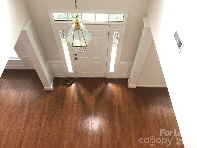 Building Photo - 9525 Oswald Ln