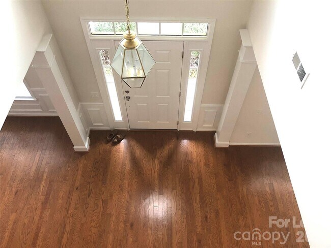 Foto del edificio - 9525 Oswald Ln